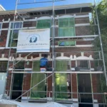 Gevelrenovatie in Leiden: restauratie van een monumentaal pand door RT ProCleaning