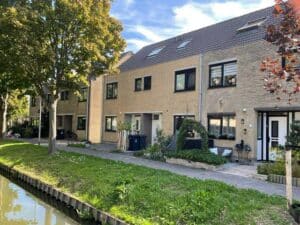 Project Spotlight: Totale Gevelrenovatie (voegen en reinigen) Hoekhuis Wateringen door RT ProCleaning