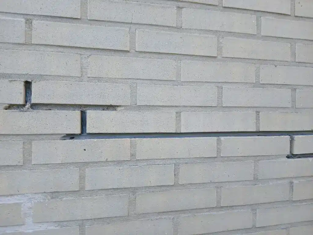 Gevelrenovatie Zoetermeer: van Constructief scheurherstel tot esthetische afwerking