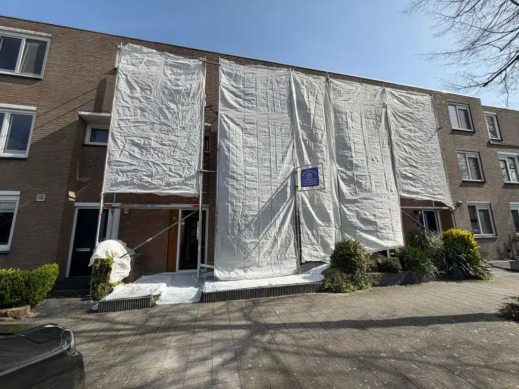 Gevelrenovatie twee woningen en schuren Zoetermeer