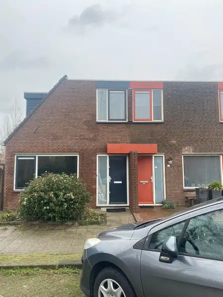 Gevelreiniging Zoetermeer: gevel na het reinigen. Gereinigde gevel.