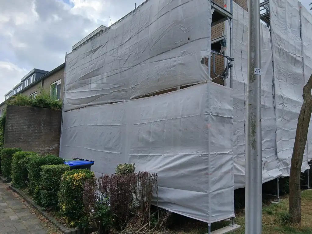 Gevel opnieuw gevoegd en geïmpregneerd in Bergschenhoek